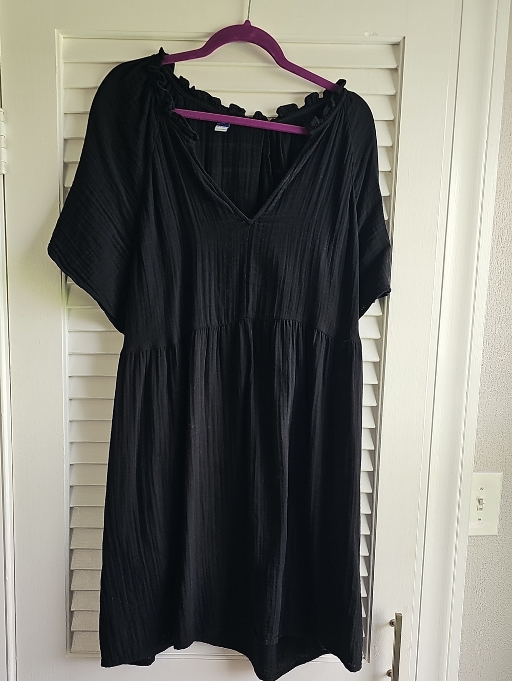 Old Navy Black V-Neck Midi Dress